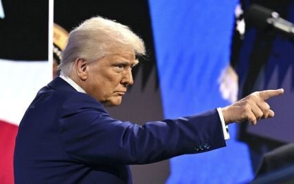 Ексдиректор ЦРУ звинуватив Трампа в політичному шантажуванні України