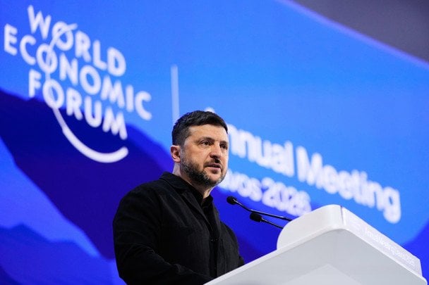 Президент України Володимир Зеленський під час панельної дискусії на засіданні Всесвітнього економічного форуму у Давосі, 22 січня 2026 рік / © Associated Press