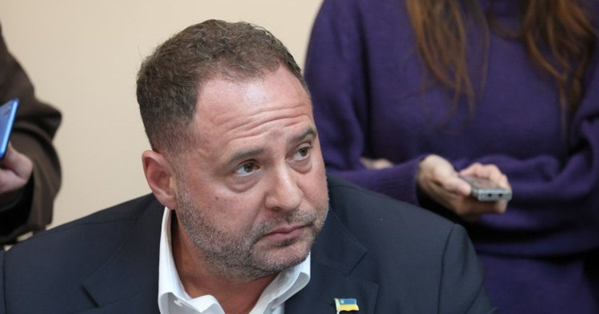 Команда «не саджати в камеру»: журналіст розкрив деталі перебування Єрмака в СІЗО