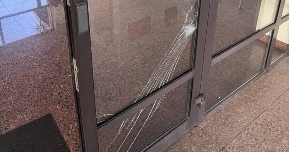 Ворожий удар пошкодив будівлю посольства Литви у Києві: представника РФ викличуть “на килим”