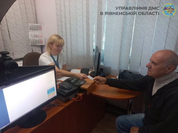 Документи замість втрачених: як ДМС допомагає постраждалим від війни