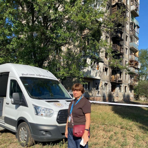 Київ: ДМС оперативно допомагає постраждалим від ворожої атаки відновити документи