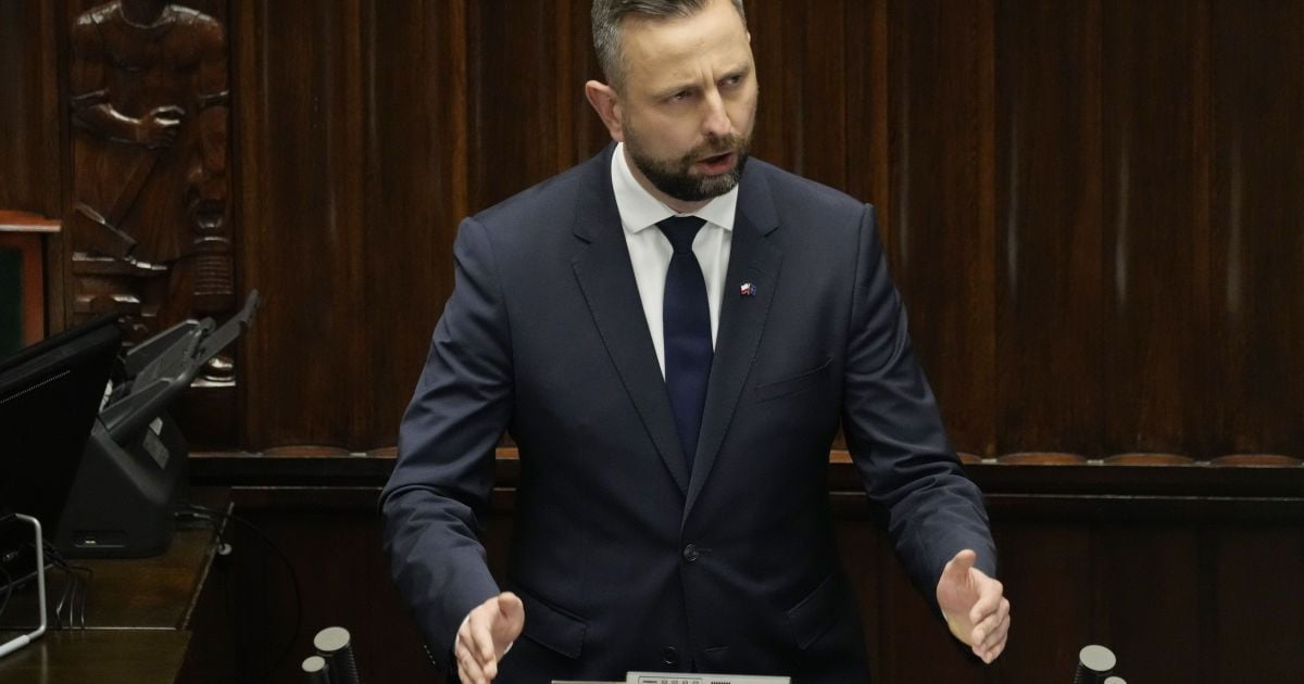 Глава Міноборони Польщі закликав припинити цькувати українців