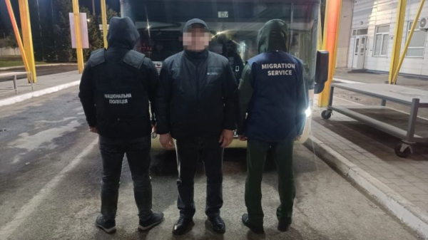 На Рівненщині примусово видворено чергового нелегального мігранта